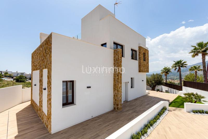 Foto 7245947b-ce45-4575-9233-dfd414b9b336. Chalet impresionante chalet moderno de nueva construcción en balcón en Finestrat