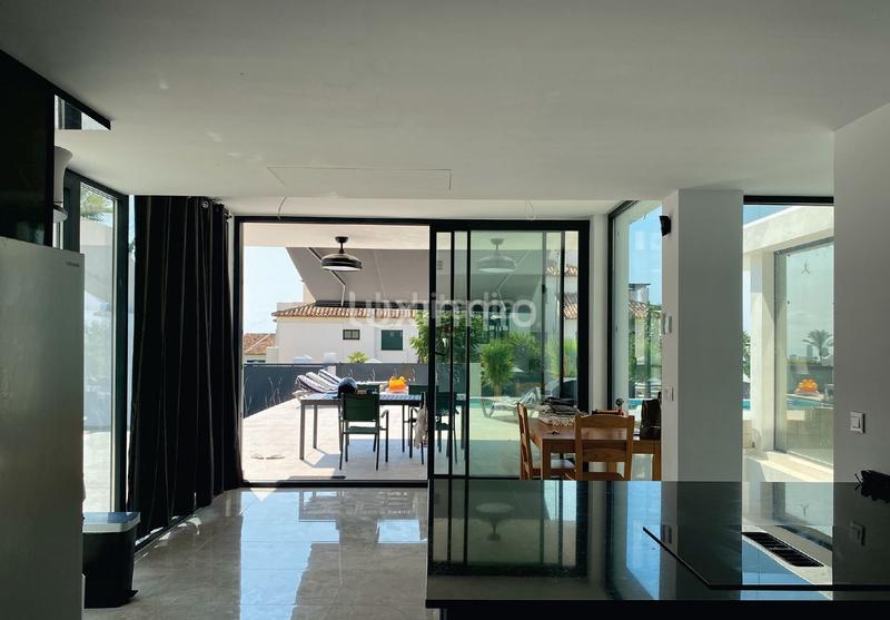 Foto 522ac26e-55bb-4bbb-af9b-a5bfbb1db52c. Xalet amb calefacció aparcament piscina a Golf Bahía Finestrat