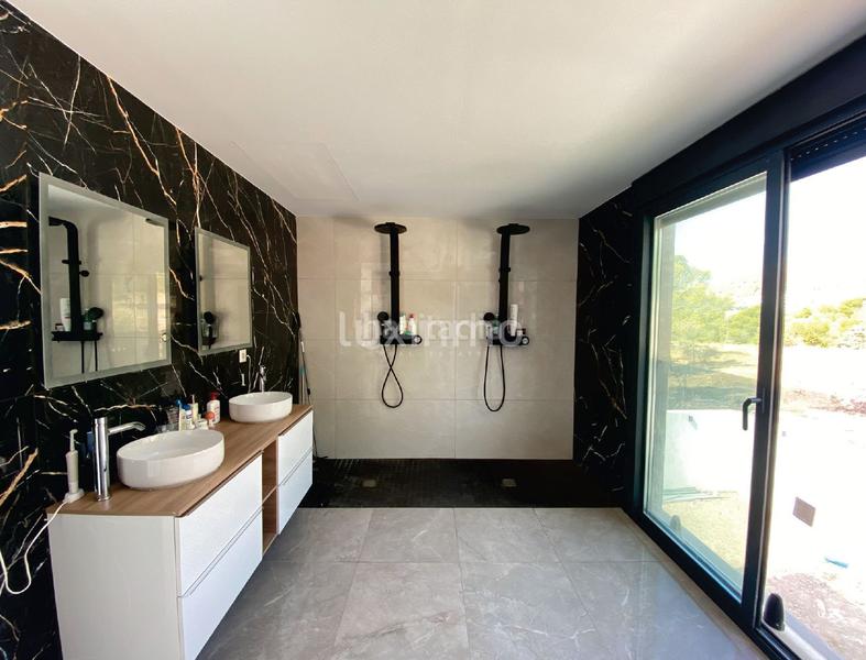 Foto c59f24db-c9e2-4431-ad67-ea6210f4e532. Xalet amb calefacció aparcament piscina a Golf Bahía Finestrat