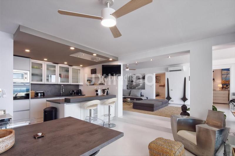 Foto 2ac3e49c-fb26-4826-bf69-3b4eeaf9d25a. Attico con parcheggio piscina in Cala Vedella-Cala Tarida Sant Josep de sa Talaia