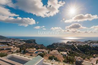 Pis a Cumbre del Sol. Espectacular apartamento de 3 dormitorios con vistas al mar