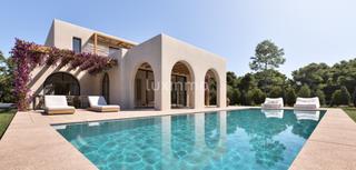 Chalet à Pinar de Advocat-Cometa. Villa de estilo ibicenco en moraira en venta