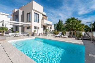 Chalet in Montebello - Nou Espai. Lujosa y moderna casa familiar con vistas al mar en coloma, la n