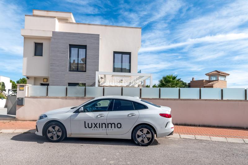 Foto bd8d875f-a07f-40e6-9929-97890801b832. Chalet lujosa y moderna casa familiar con vistas al mar en coloma, la nucía en Nucia (la)