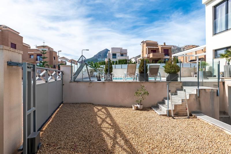 Foto dcd8779f-b654-42a5-8012-5f7802c455bb. Chalet lujosa y moderna casa familiar con vistas al mar en coloma, la nucía en Nucia (la)