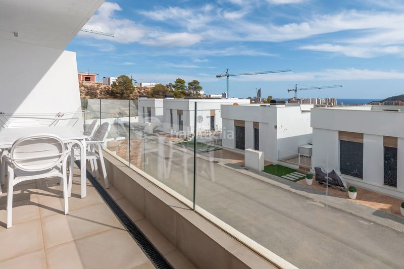 Foto 657dee8b-2060-4e05-81f6-603a39b903af. Duplex con piscina in balcón de Finestrat-terra marina Finestrat