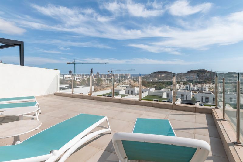 Foto dd60035d-621a-43a1-8f67-3bbd23bc2a59. Duplex con piscina in balcón de Finestrat-terra marina Finestrat