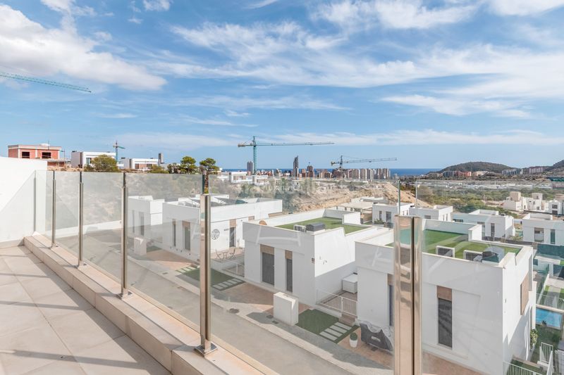 Foto efe6e963-0472-4047-a190-cb7d5cd55d0f. Duplex con piscina in balcón de Finestrat-terra marina Finestrat