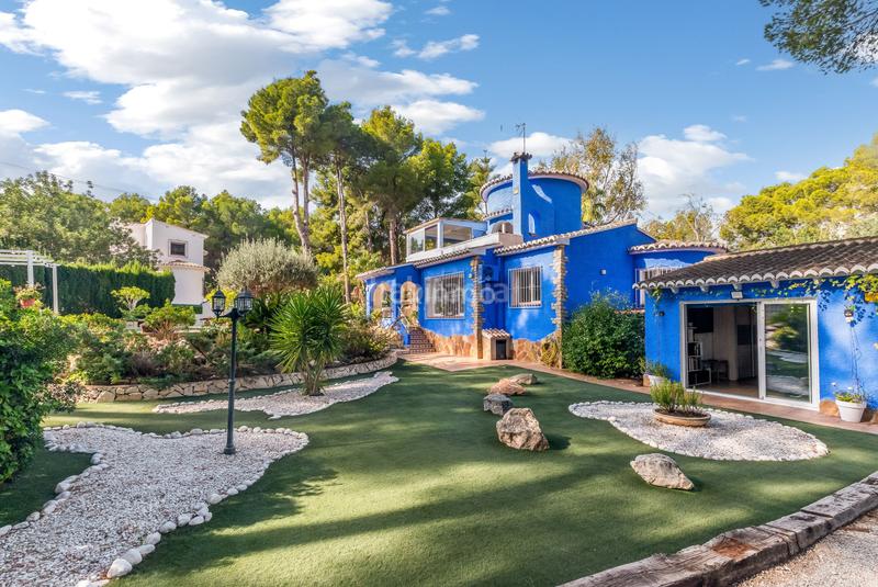 Foto bea25340-ebba-4e35-ab27-0caab3da6920. Chalet villa con piscina privada en venta en Mascarat Altea