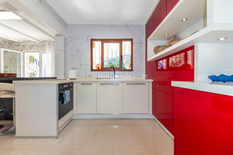 Foto df71238d-4e3b-4f58-8769-4309a8900d57. Chalet villa con piscina privada en venta en Mascarat Altea