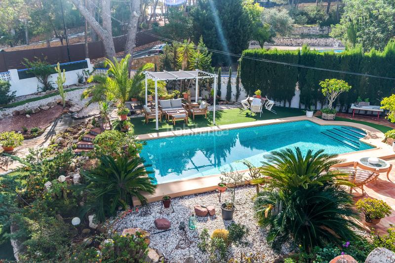 Foto f33b93bb-d27c-4fa6-9eed-e14b4fe7d3af. Chalet villa con piscina privada en venta en Mascarat Altea