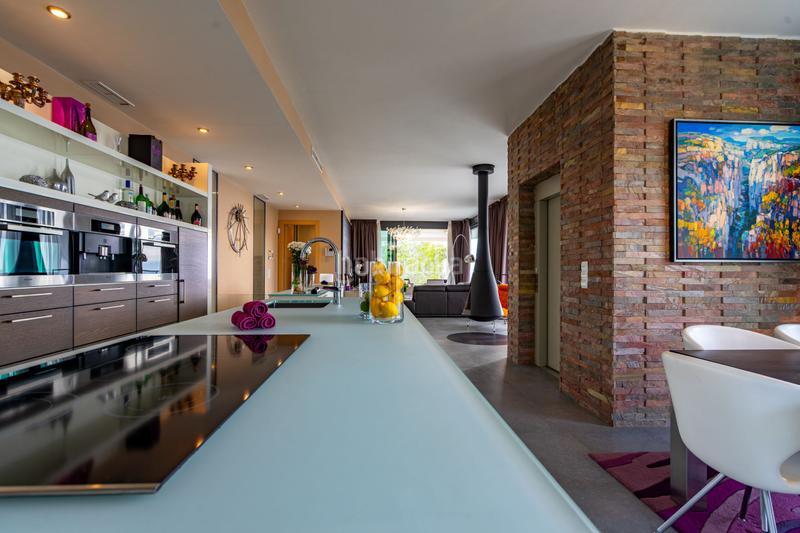 Foto d6c91423-08c7-47b1-b37e-c3bcd34b187f. Chalet villa moderna hills con vistas al mar en Altea hills Altea