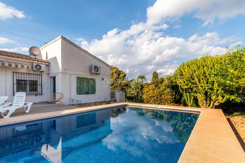 Foto f29c135e-6402-457e-ae45-eb948abd74f4. Chalet con riscaldamento in L´Albir Alfàs del Pi (l´)