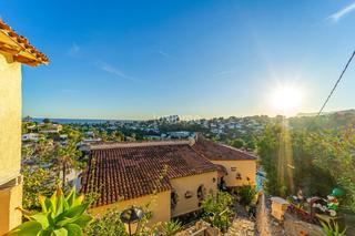 Chalet à La Viña-Montemar-San Jaime. Villa mediterránea con vistas al mar y soleada orientación sur e