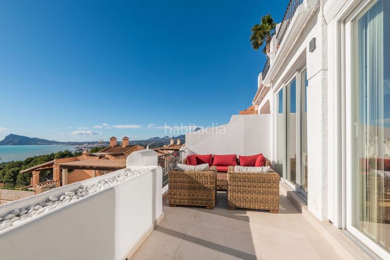 Foto e0a9a933-cf1b-4373-8af1-760d205af367. Casa aparellada amb aparcament piscina a Altea hills Altea