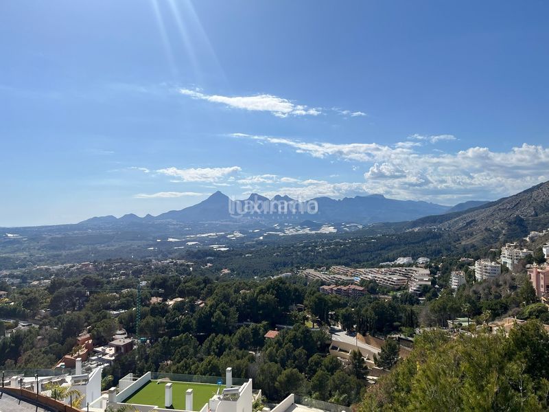 Foto a9a25c7c-3169-464c-8660-c60a22f345b0. Xalet amb calefacció aparcament piscina a Altea la vella Altea