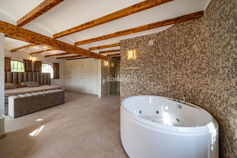 Foto b7399d8f-e6da-4296-b930-228d9d3d8500. Xalet amb aparcament piscina a L´Olla Altea