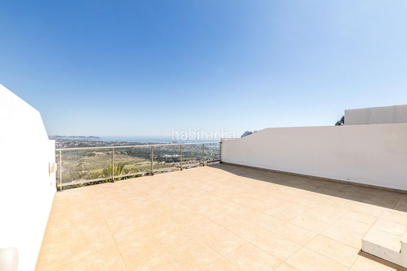 Foto 5b5f9bea-41ff-4f30-ac81-f6a35d28c717. Casa aparellada amb aparcament piscina a Oltamar - Cucarres Calp