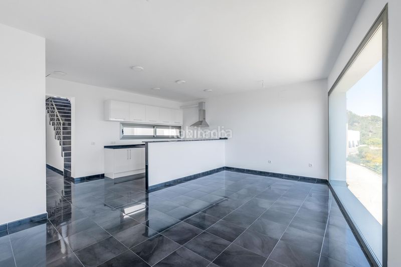 Foto a523e3d9-ca5a-4222-9921-f3d5b967583d. Casa aparellada amb aparcament piscina a Oltamar - Cucarres Calp