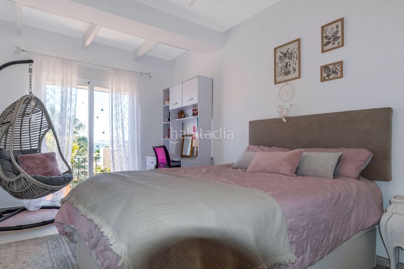 Foto b3cb06a8-f013-4330-acbe-3e4c2ed786d6. Casa aparellada amb aparcament piscina a Altea hills Altea