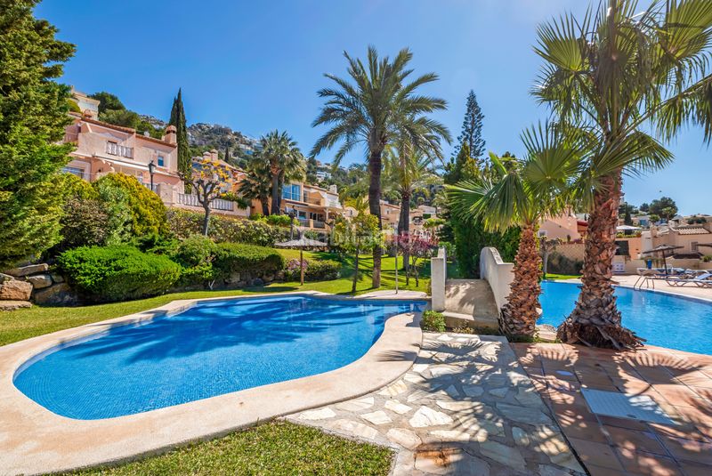Foto bcb287d0-4c2e-4a82-8434-4417c0500b9e. Casa aparellada amb aparcament piscina a Altea hills Altea
