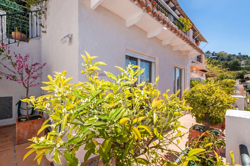 Foto e19cf1ba-d52e-408b-b47c-bee4af0e9637. Casa aparellada amb aparcament piscina a Altea hills Altea