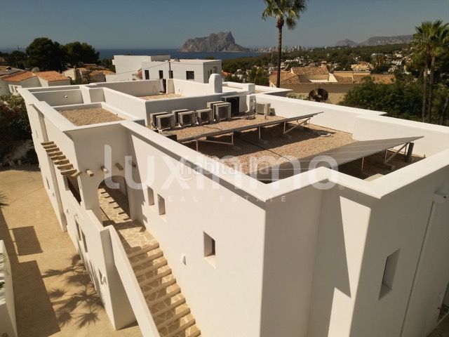 Foto f94d4e09-8ac5-4b28-b859-e9f877db926a. Xalet amb calefacció aparcament piscina a Cala Advocat-Baladrar Benissa