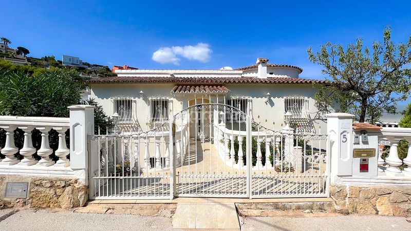 Foto b41f8b66-d6cf-453b-98b6-07791264c817. Xalet amb aparcament piscina a El Montgó Dénia