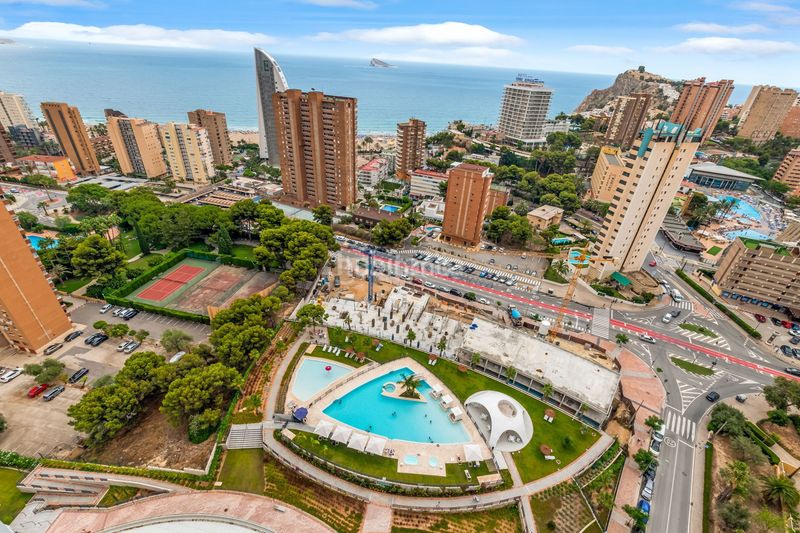 Foto 168a1c93-a5fa-4d8d-b60d-7e2a10d7f4d9. Pis amb calefacció piscina a Playa Poniente Benidorm