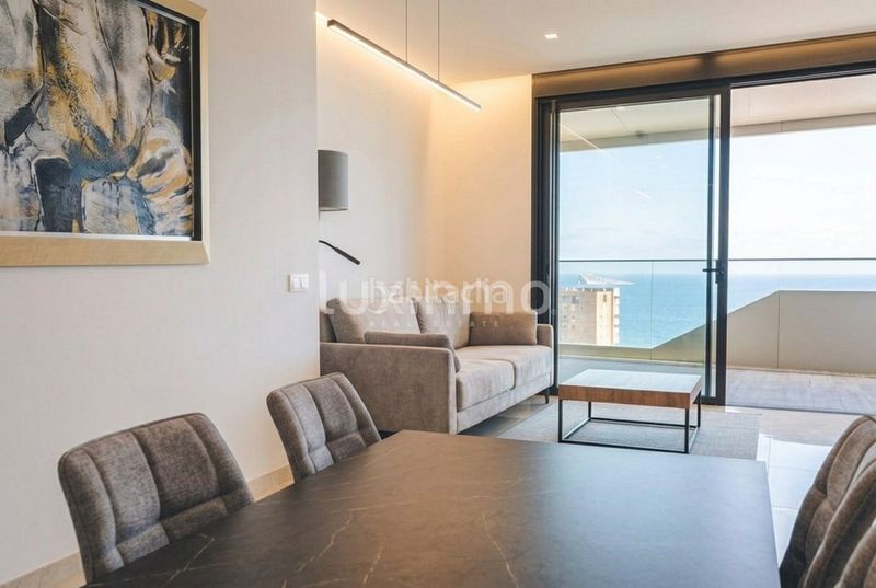 Foto 53881678-96d9-4cd5-9639-527a4371e92b. Pis amb calefacció piscina a Playa Poniente Benidorm