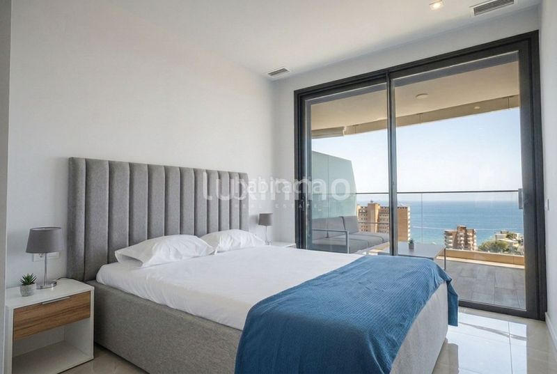 Foto dba22395-a2c9-4591-9f92-c24c37bf866c. Pis amb calefacció piscina a Playa Poniente Benidorm