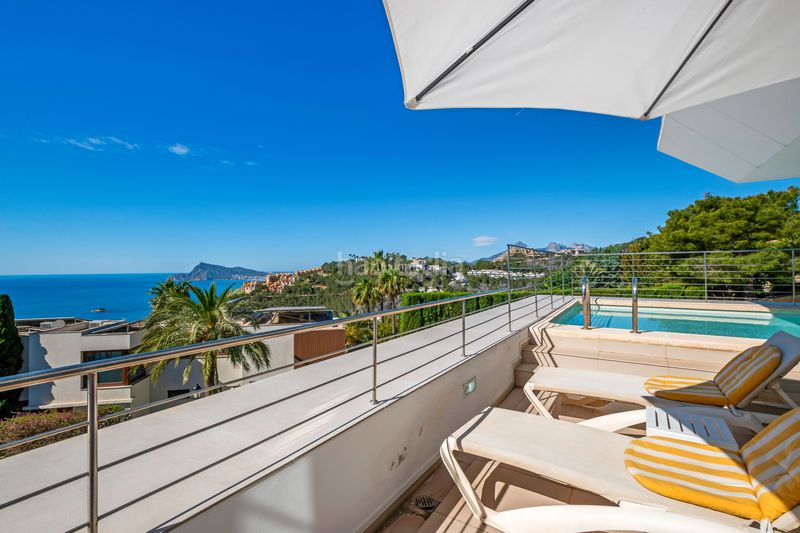 Foto 018e5b75-4a23-4958-8421-01af064e4c60. Casa aparellada amb piscina a Altea hills Altea