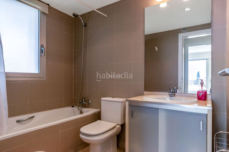 Foto 2db8735f-b34a-4e7f-a65c-52c86ef21dc2. Casa aparellada amb piscina a Altea hills Altea