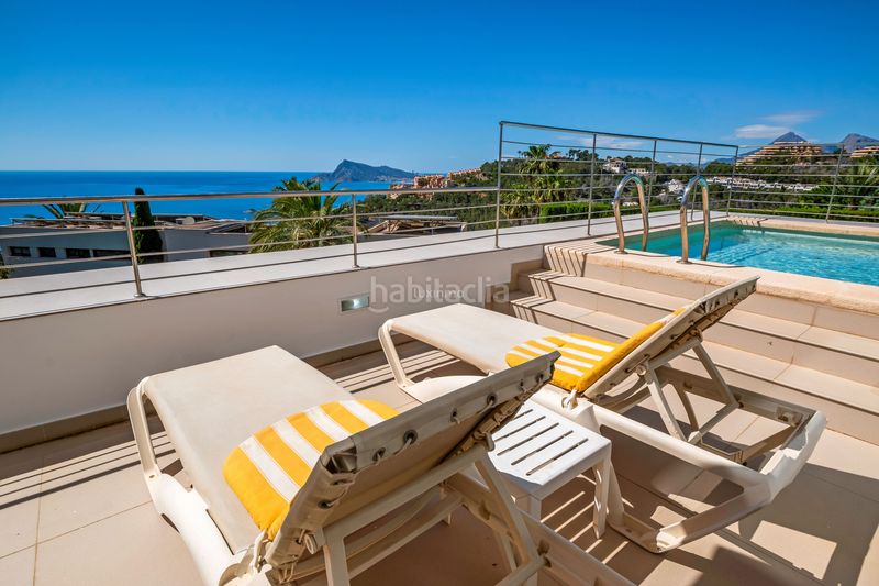 Foto 7fdf2000-4256-4b44-829d-d36dc87d3f03. Casa aparellada amb piscina a Altea hills Altea