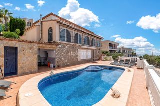 Chalet in Rincón Alto. Villa mediterránea con piscina y casa de invitados, benidorm