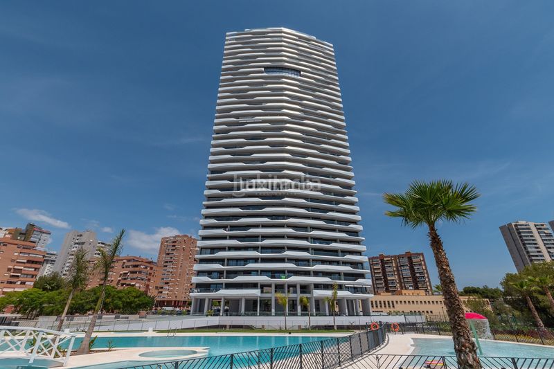 Foto d1b9e2fb-6ebd-40f4-a893-3131e9a172f9. Pis amb calefacció piscina a Playa Poniente Benidorm