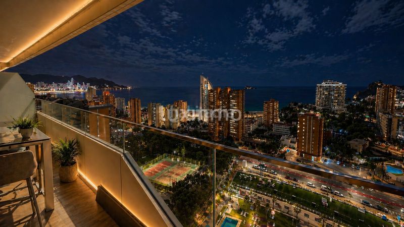 Foto e8b600d8-d195-4e34-aa18-4efcd54c44f1. Pis amb aparcament piscina a Playa Poniente Benidorm