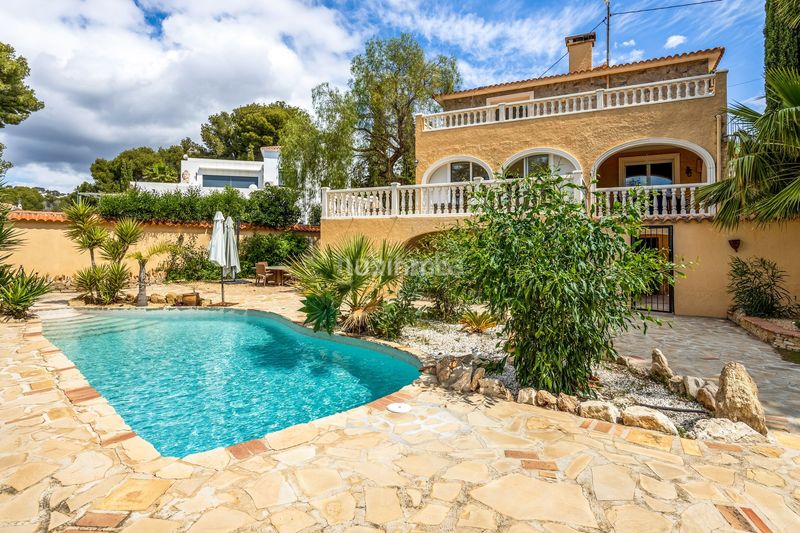 Foto 56846a37-2b02-4292-93d7-487d4613cfaf. Xalet amb calefacció aparcament piscina a La Fustera Benissa