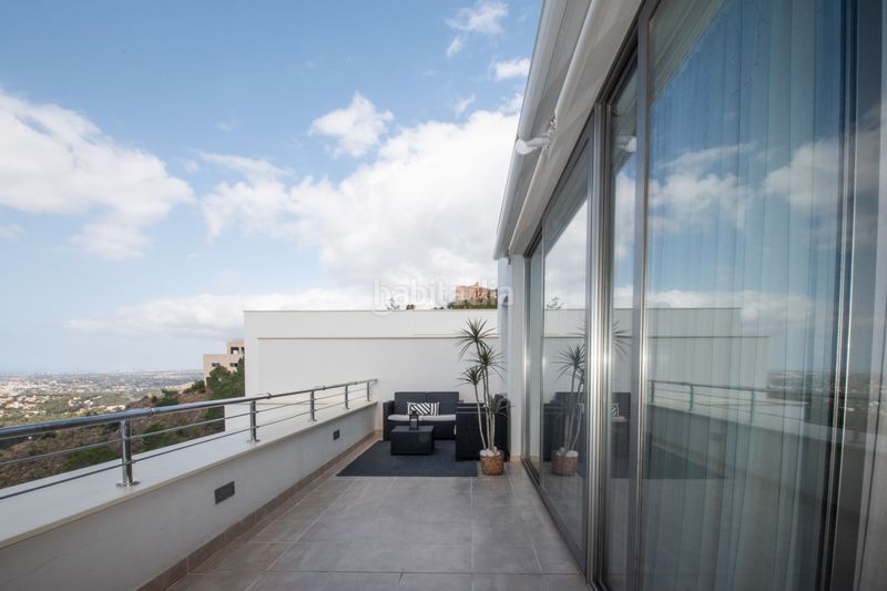 Foto 52a86cad-c09f-49a1-ba5c-2d3762842008. Àtic amb aparcament piscina a Altea hills Altea