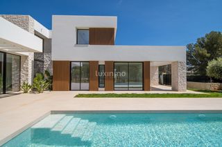 Chalet in Portichol-Balcón al Mar. Se vende villa moderna con acabados de lujo en jávea