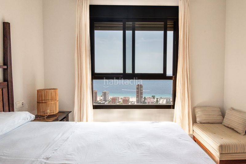 Foto a712ed96-f777-457d-bb26-2bdc60fd3ef3. Pis amb piscina a Playa Poniente Benidorm