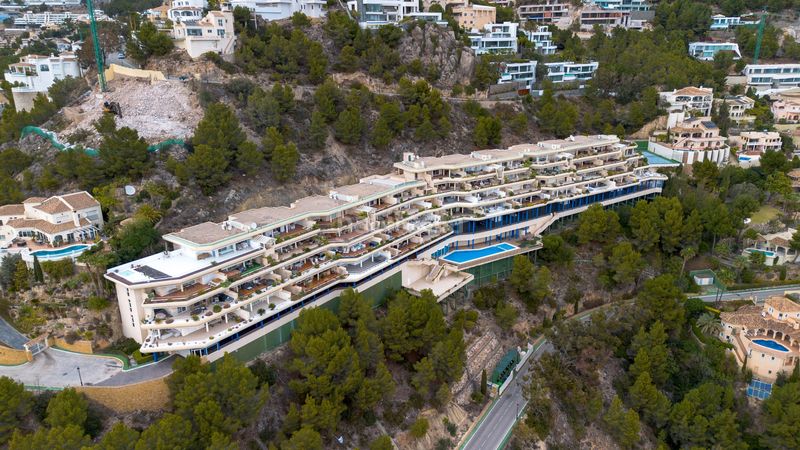 Foto 0bfe15d0-e97b-48cb-aac8-1ca3ef754ed1. Àtic amb piscina a Altea hills Altea