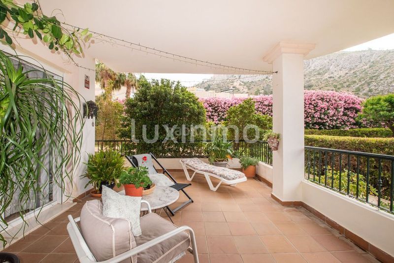 Foto a527ff4f-2b3b-4af0-8ef7-ccfb3af67316. Planta baixa amb aparcament piscina a Mascarat Altea