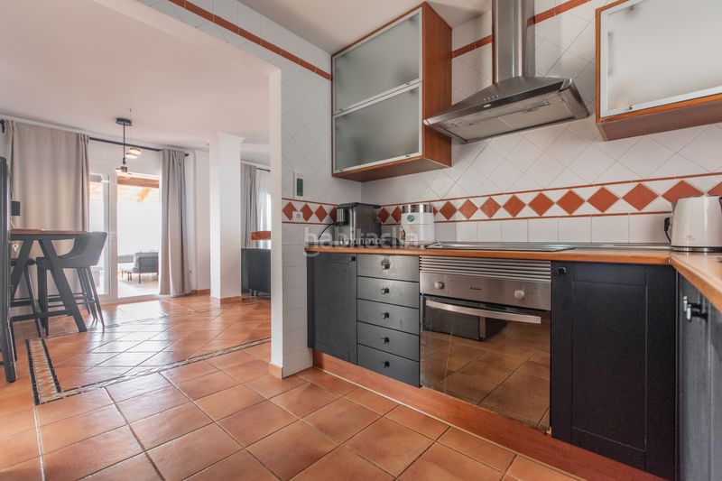 Foto b55cd343-b6f4-49e5-8b45-8fc8a35cb5c0. Casa aparellada amb piscina a Altea hills Altea