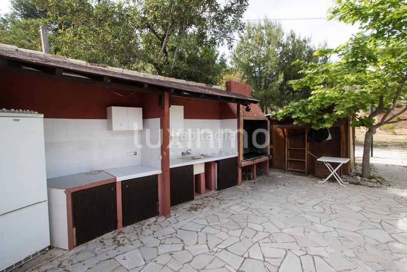 Foto c6daed30-d2d8-4c7e-a225-69d0c12581ae. Chalet se vende una finca y dos cabañas de madera en Finestrat