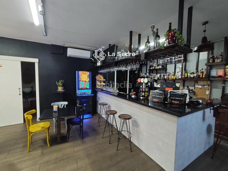 Foto 197aa5fe-f848-4ec8-a56d-4eec5df4b8e7. Local comercial oportunitat dinversió! local comercial amb rendibilitat en Martorell