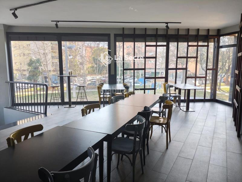 Foto 3d9feca8-035f-46ef-bc5e-ea8b0c969969. Local comercial oportunitat dinversió! local comercial amb rendibilitat en Martorell