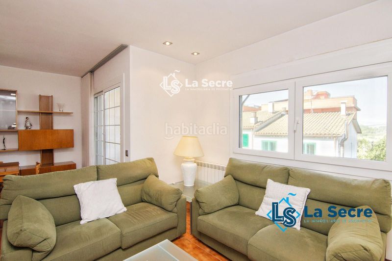 Foto 1b0dd764-c738-48b9-b6f2-81672f2bf603. Casa adossada amb calefacció aparcament a Gelida