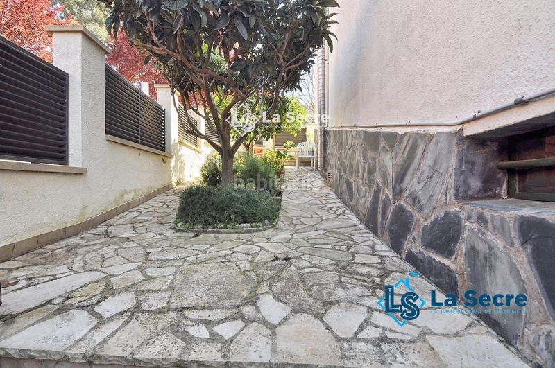 Foto a5d6eb57-4c4c-45a5-847f-c47835fd10ee. Casa adossada amb calefacció aparcament a Gelida