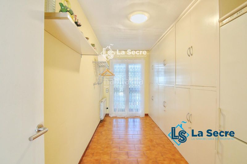 Foto f3fa6963-b210-40db-9854-4364038433ee. Casa adossada amb calefacció aparcament a Gelida